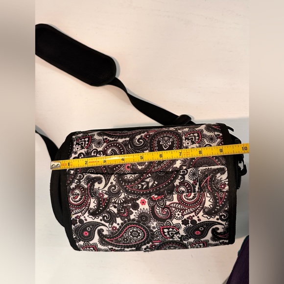 Black Paisley DSLR Camera Bag - Picture 8 of 10